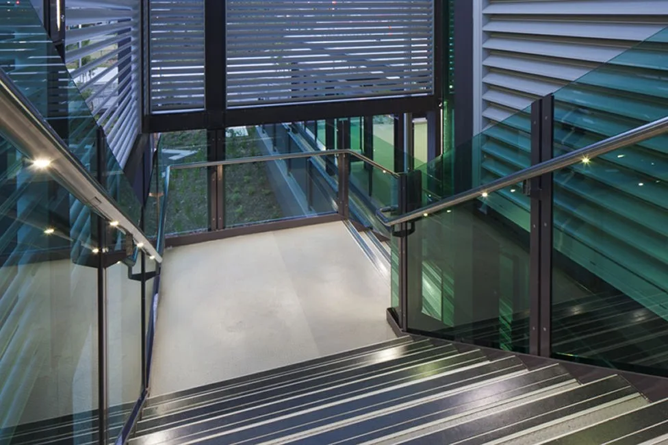 ⁦מאחז יד מנירוסטה משולב לד ספוט⁩ – תמונה ⁦10⁩