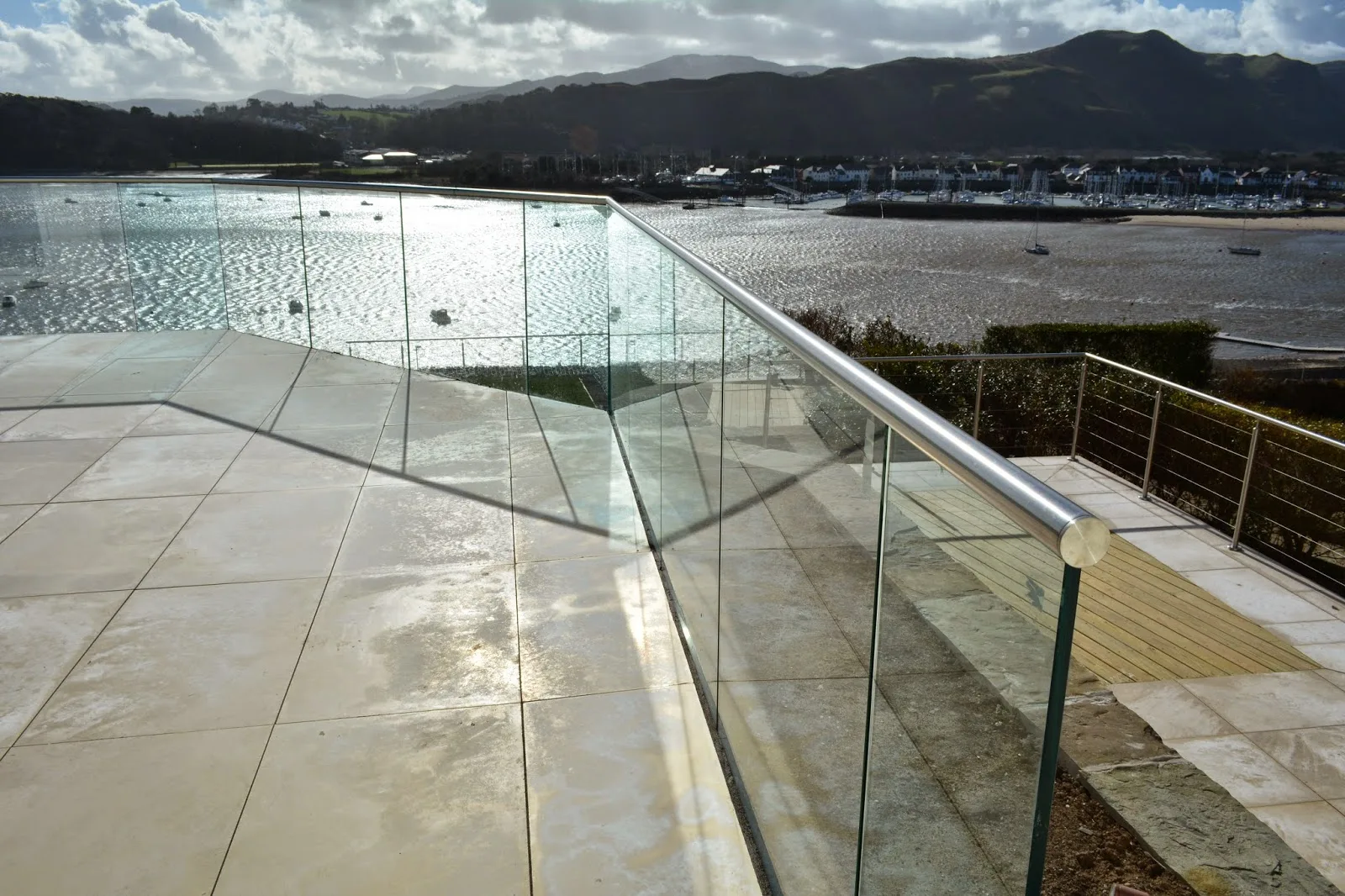 ⁦מאחז יד מנירוסטה להלבשה ישירה על זכוכית⁩ – תמונה ⁦2⁩