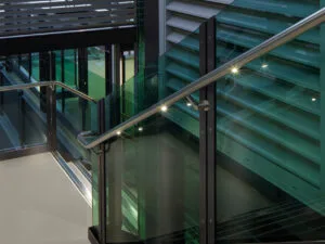 מאחז יד מנירוסטה משולב לד ספוט