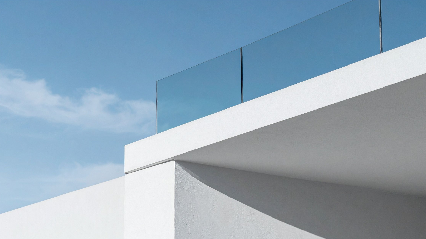 מעקה זכוכית